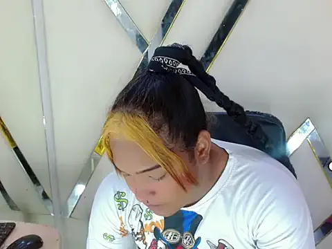 AuroraRoss from StripChat is Freechat