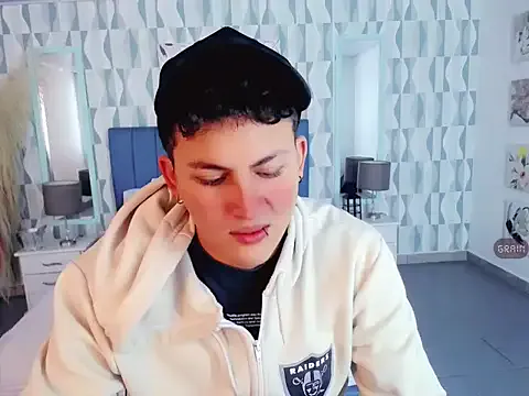 Axel_savage from StripChat is Freechat