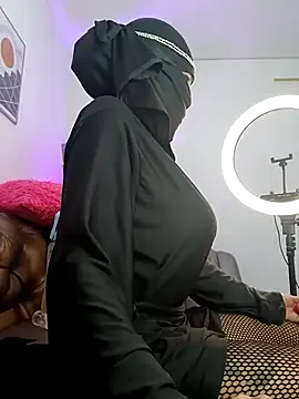 azahara_faraah from StripChat is Freechat