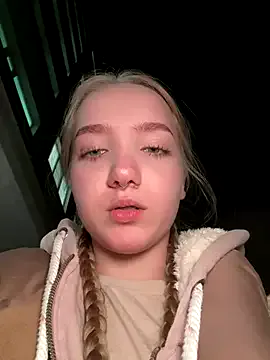 Bambi_lu from StripChat