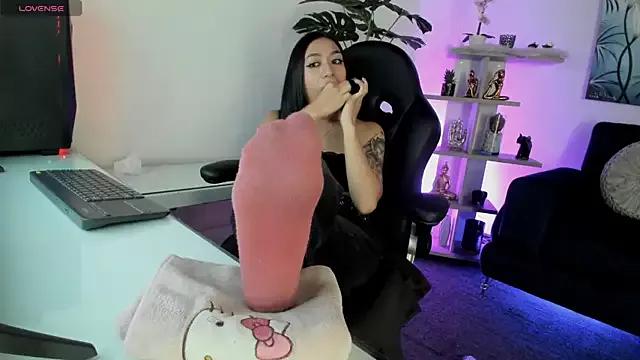 Girls: try live performances with matured performers, from dancing to quirks, in a variety of beautiful sex cams.