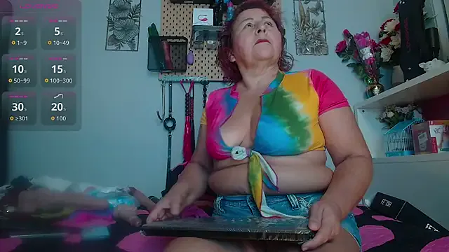 Girls: try live performances with matured performers, from dancing to quirks, in a variety of beautiful sex cams.