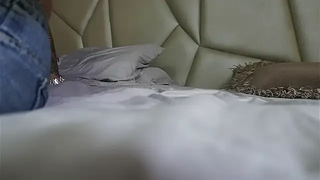 Be_curious from StripChat is Freechat