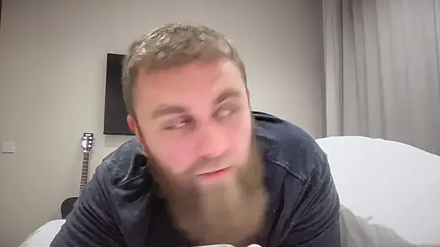 Bear_bear_ from StripChat is Freechat