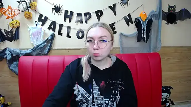 BeatriceFly from StripChat is Freechat