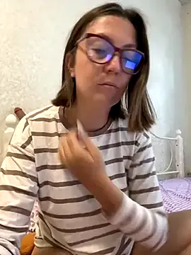 BeatriceTender from StripChat