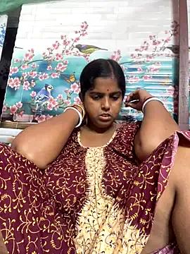 Beauty-queen from StripChat is Freechat