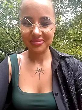 beautydiamond from StripChat is Freechat