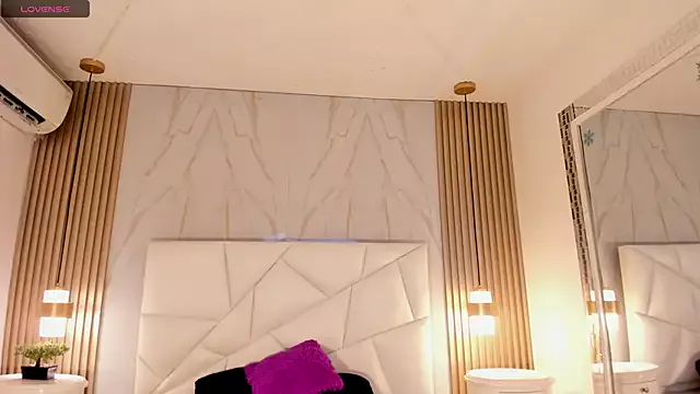 Belacampbell from StripChat