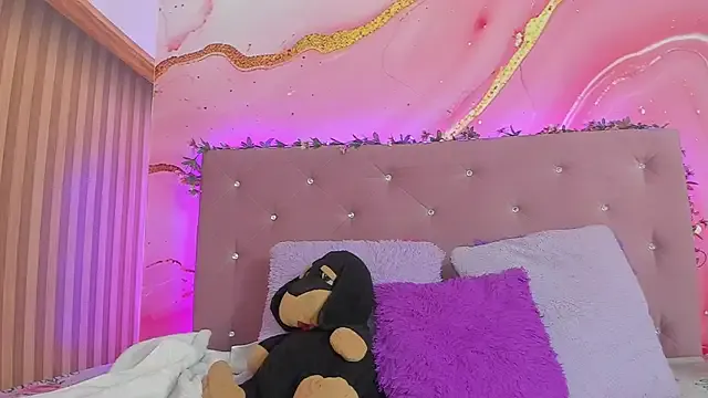 Bella__sweet from StripChat is Freechat