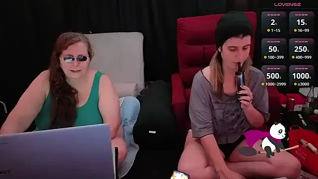 Bella_and_Marie from StripChat is Freechat