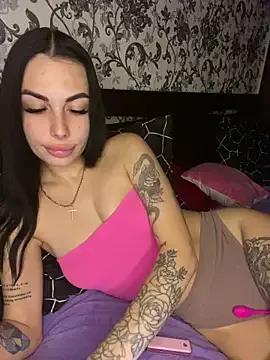 Bella_R0se from StripChat is Freechat