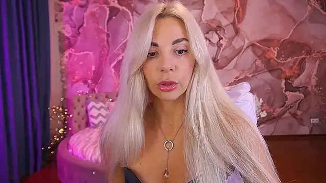 BellaRayyy from StripChat is Freechat