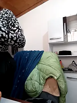 bellita13 from StripChat is Freechat