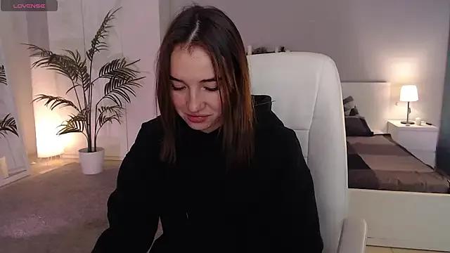 Bellla_Haddid from StripChat