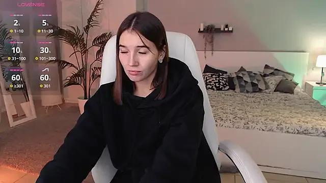 Bellla_Haddid from StripChat