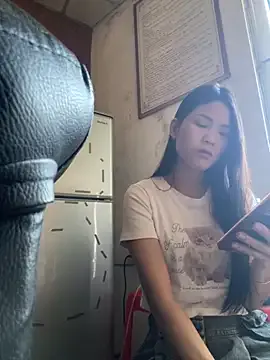 Beolulu from StripChat is Freechat