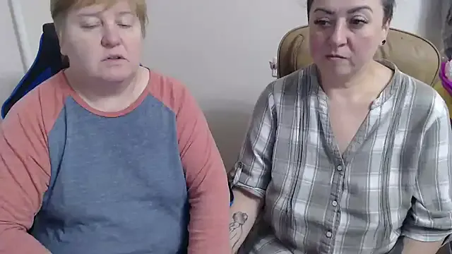 Bertie_Adeline from StripChat