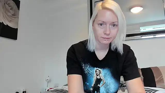 BetterThanYourEx69 from StripChat