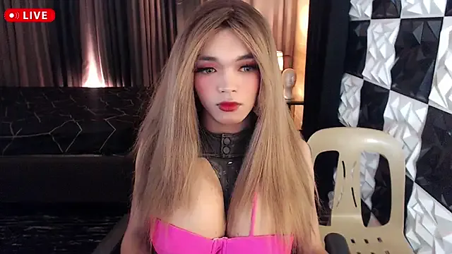 BigCockKharlaTS from StripChat