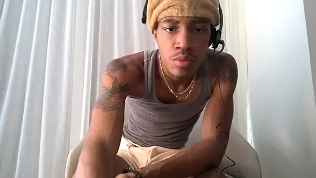 BlackBullTitus from StripChat