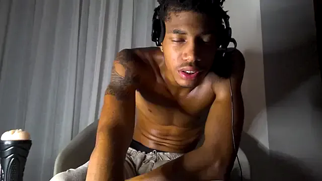 BlackBullTitus from StripChat