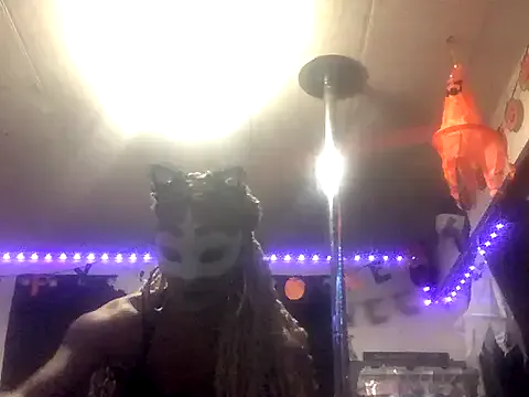 blondebarbiebae from StripChat is Freechat