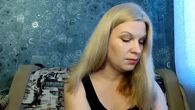 BlondeFox from StripChat is Freechat