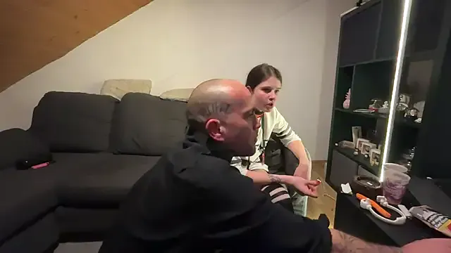 Bloody_Diamond from StripChat