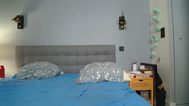 Girls: try live performances with matured performers, from dancing to quirks, in a variety of beautiful sex cams.