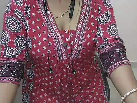 bold_naina from StripChat is Freechat