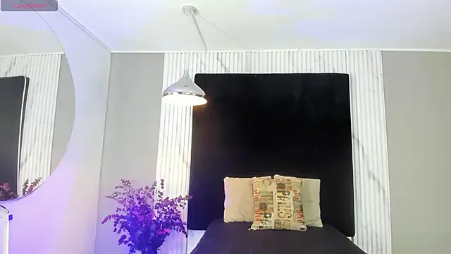 Girls: try live performances with matured performers, from dancing to quirks, in a variety of beautiful sex cams.