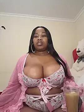 BoobQueenxx from StripChat