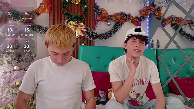 Boys_2_play from StripChat is Freechat