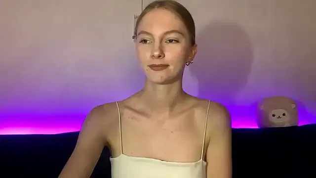 BrightAnnie from StripChat