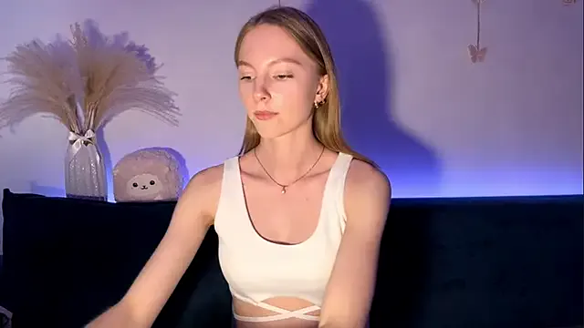 BrightAnnie from StripChat