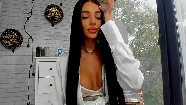 Britney_Charm_ from StripChat is Freechat