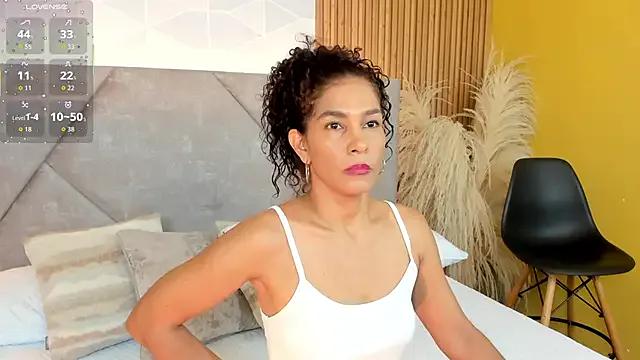 Brunnette_Sensation from StripChat is Freechat