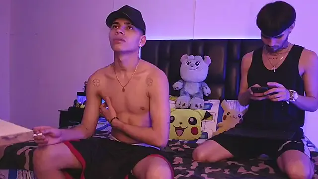 Girls: try live performances with matured performers, from dancing to quirks, in a variety of beautiful sex cams.