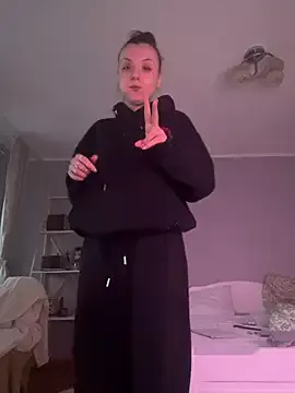 Bunnythetailor from StripChat