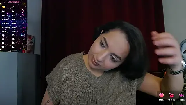 BustyAllyy from StripChat is Freechat