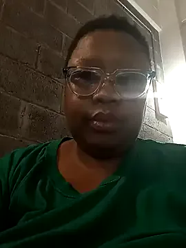 BUSTYTUMIXX23 from StripChat