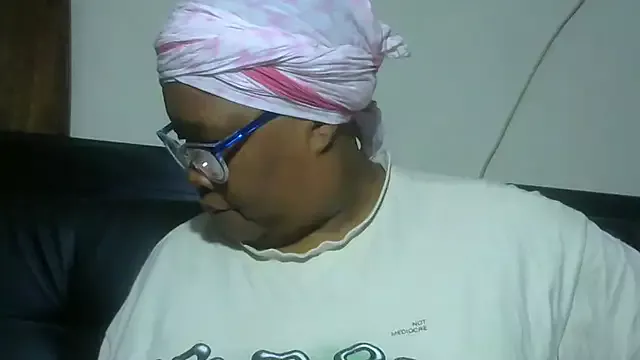BUSTYTUMIXX23 from StripChat