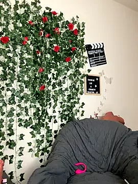 Butterflybootyy from StripChat