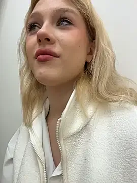 CaitlinSugar from StripChat is Freechat