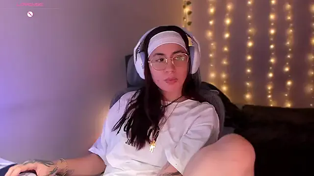 Camil_Lee from StripChat is Freechat