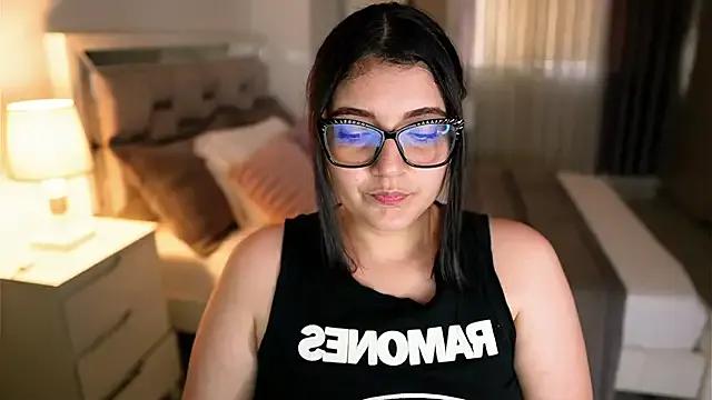 Camilaa_bueno from StripChat is Freechat