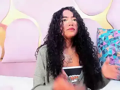 camilaqueenh from StripChat is Freechat
