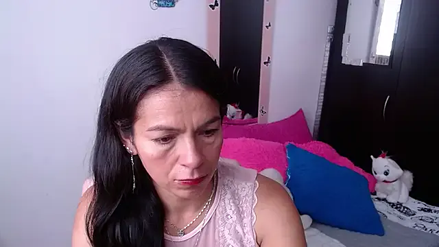 camilavargas_ from StripChat is Freechat