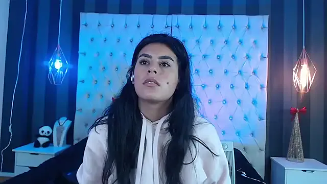 Camile_Petite from StripChat is Freechat